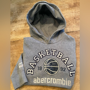 Abercrombie Boy’s Large Gray 72/28 Cotton/Poly‎ Blend Graphic Hoodie W/ Pouch